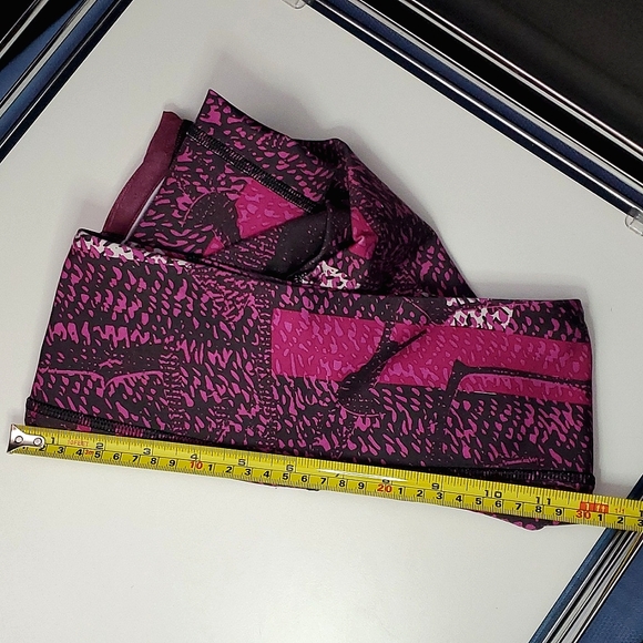 Under Armour Heat Gear Compression Leggings - Size X-Small - Picture 12 of 13